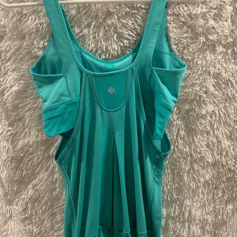 Lululemon workout top